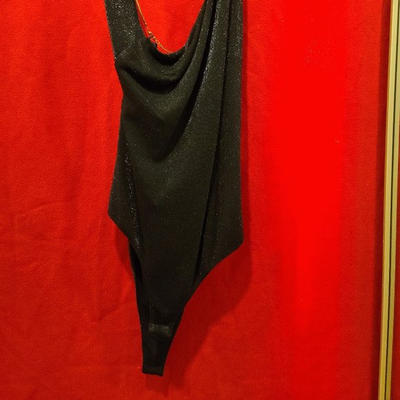 One Shoulder bodysuit - Picture 2 of 12